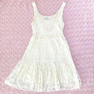 Super pretty cream lace dress!